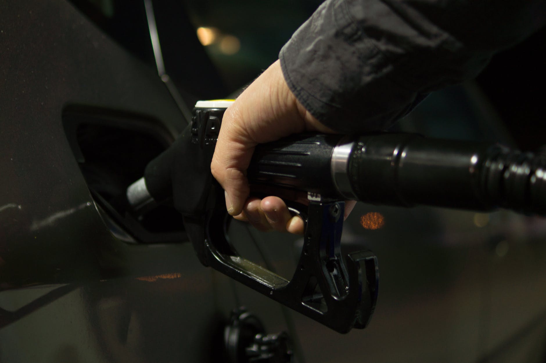 Alza de combustibles: decreto ejecutivo.